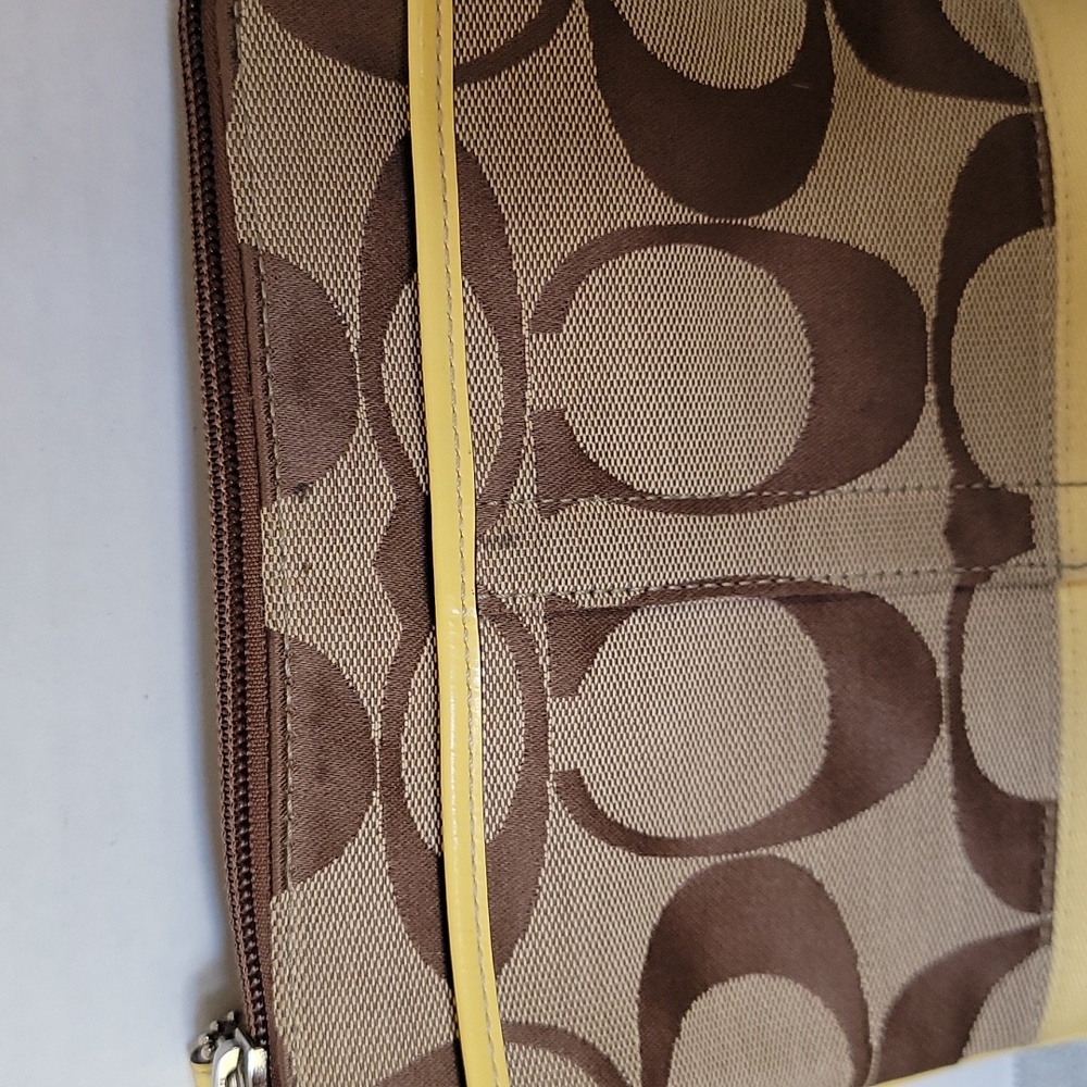 Coach signature C and patent small letter carries crossbody handbag - Picture 7 of 15